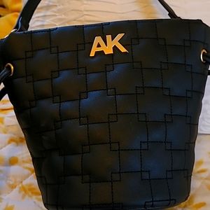 NWOT Ann Klein small bucket handbag